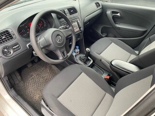 2010 Volkswagen Polo V, белый, 509000 рублей, вид 5