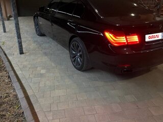 2012 BMW 7 серии Long 750Li xDrive V (F01/F02/F04), чёрный, 2000000 рублей, вид 3