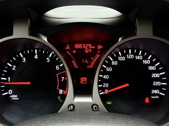 2014 Nissan Juke I Рестайлинг, белый, 1299000 рублей - вид 13