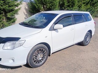 2010 Toyota Corolla Fielder X (E140, E150) Рестайлинг, белый, 850000 рублей, вид 2