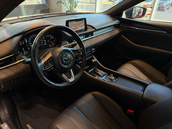 2019 Mazda 6 III (GJ) Рестайлинг 2, красный, 2690000 рублей - вид 4