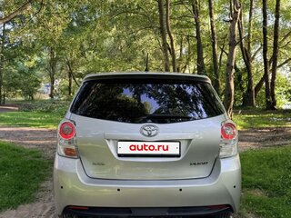 2009 Toyota Verso I, серебристый, 750000 рублей, вид 3