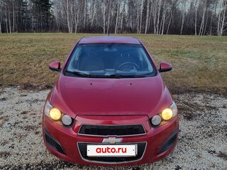 2014 Chevrolet Aveo II, красный, 610000 рублей, вид 4