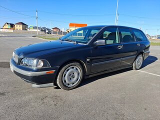 2000 Volvo V40 I Рестайлинг, чёрный, 350000 рублей, вид 1