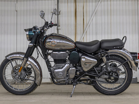 2026 Royal Enfield Classic 350, серебристый, 517000 рублей, вид 2