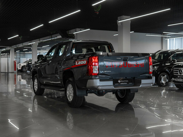 2025 Mitsubishi L200 VI, серый - вид 3