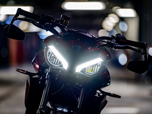 2023 Triumph Street Triple, пурпурный, 1120000 рублей - вид 5