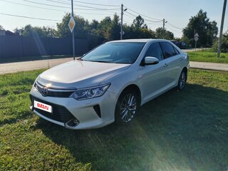 2017 Toyota Camry VII (XV50) Рестайлинг, белый, 1600000 рублей, вид 1