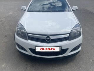 2010 Opel Astra GTC H Рестайлинг, белый, 600000 рублей, вид 4