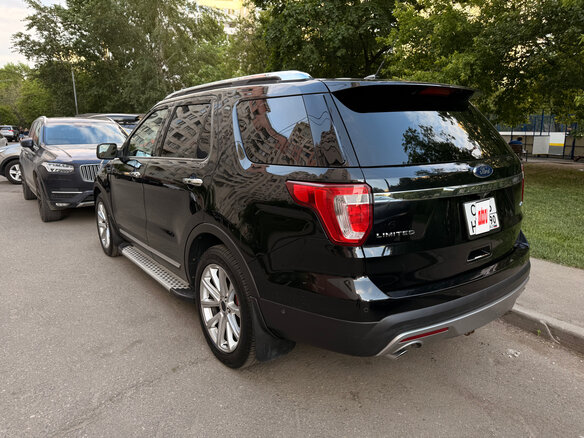 2016 Ford Explorer V Рестайлинг, чёрный, 2350000 рублей - вид 3