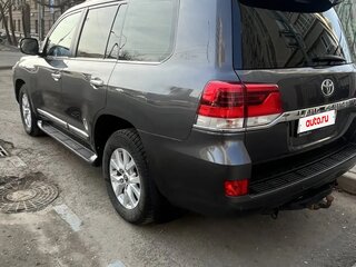 2015 Toyota Land Cruiser 200 Series Рестайлинг 2, серый, 4300000 рублей, вид 5