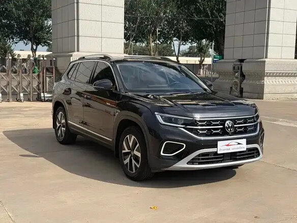 2023 Volkswagen Tayron I Рестайлинг, серый, 2300000 рублей - вид 2