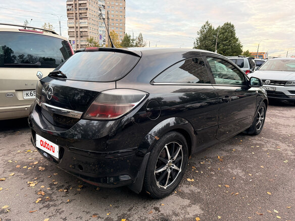 2010 Opel Astra GTC H Рестайлинг, чёрный, 390000 рублей - вид 2
