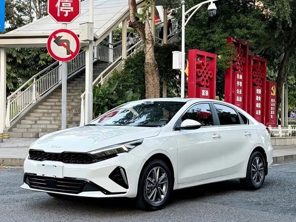 2023 Kia K3 II (China Market) Рестайлинг, белый, 1467007 рублей