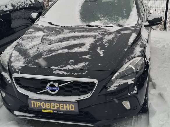 2015 Volvo V40 Cross Country I, чёрный, 2100000 рублей - вид 2