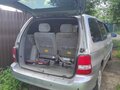 2004 Kia Carnival I Рестайлинг, серый, 400000 рублей - вид 7