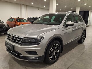 2017 Volkswagen Tiguan II, серебристый, 2030000 рублей, вид 1