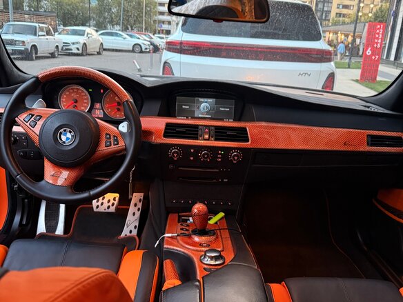 2005 BMW M5 IV (E60/E61), оранжевый, 4000000 рублей - вид 26