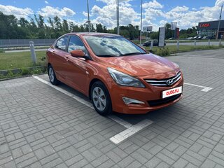 2015 Hyundai Solaris I Рестайлинг, оранжевый, 715000 рублей, вид 4