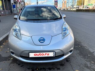 2012 Nissan Leaf (EM57) I (ZE0/AZE0), серебристый, 500000 рублей, вид 1