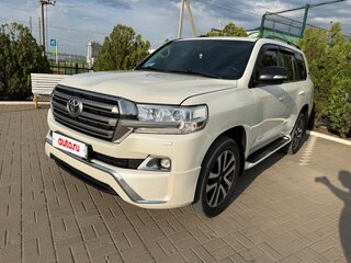 2015 Toyota Land Cruiser 200 Series Рестайлинг 2, белый, 5650000 рублей, вид 2