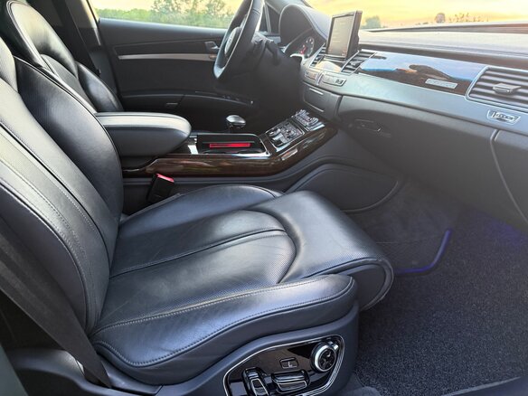 2015 Audi A8 Long III (D4) Рестайлинг, чёрный - вид 12