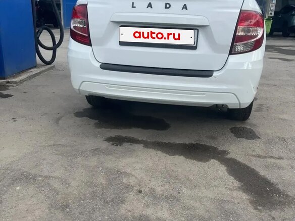 2024 Lada (ВАЗ) Granta I Рестайлинг, белый, 900000 рублей - вид 1