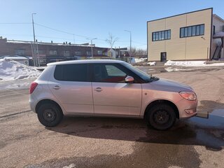 2013 Skoda Fabia II Рестайлинг, серебристый, 500000 рублей, вид 4