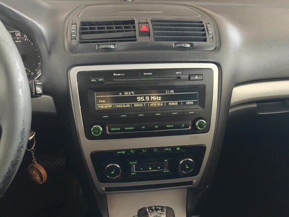 2012 Skoda Octavia II (A5) Рестайлинг, бежевый - вид 11