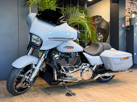 2024 Harley-Davidson Street Glide, серый, 3950000 рублей, вид 1