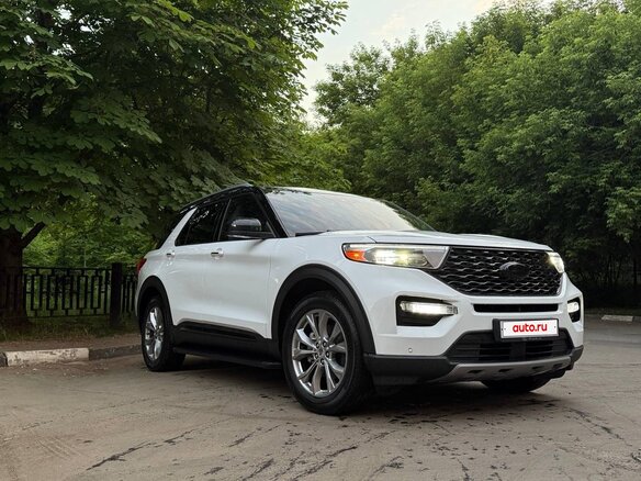 2022 Ford Explorer VI, белый, 3900000 рублей - вид 3