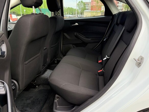 2015 Ford Focus III Рестайлинг, белый - вид 24
