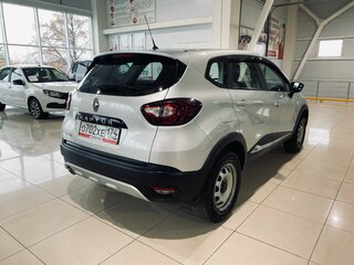 2017 Renault Kaptur I, серебристый, 1550000 рублей, вид 5