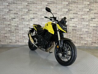 2023 Honda CB 750, жёлтый, 995000 рублей, вид 4