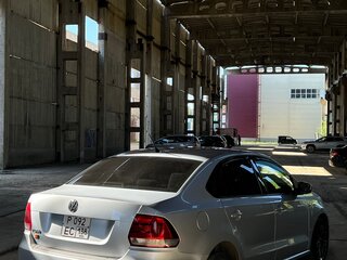 2016 Volkswagen Polo V Рестайлинг, серебристый, 1070000 рублей, вид 5
