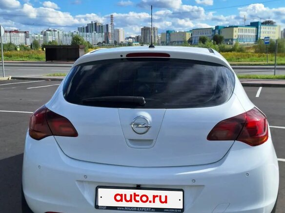 2011 Opel Astra J, белый - вид 3