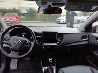 2020 Hyundai Solaris II Рестайлинг, чёрный, 1700000 рублей, вид 3