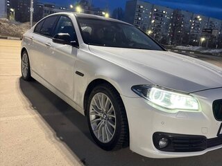 2016 BMW 5 серии 530d xDrive VI (F10/F11/F07) Рестайлинг, белый, 2700000 рублей, вид 2
