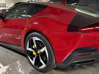 2025 Ferrari 12Cilindri, красный, 63460000 рублей, вид 2