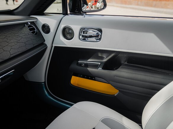 2021 Rolls-Royce Wraith Black Badge, голубой, 60500000 рублей - вид 15