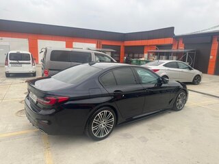2017 BMW 5 серии 540i xDrive VII (G30/G31/G38), чёрный, 4000000 рублей, вид 5