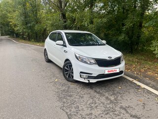 2015 Kia Rio III Рестайлинг, белый, 989898 рублей, вид 2