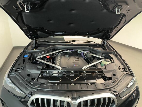 2025 BMW X6 40i III (G06) Рестайлинг, чёрный, 14630000 рублей - вид 15