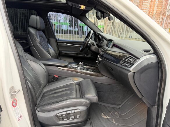 2014 BMW X5 40d III (F15), белый, 3800000 рублей - вид 22