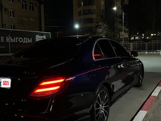 2017 Mercedes-Benz E-Класс 200 V (W213, S213, C238), синий, 2800000 рублей, вид 4