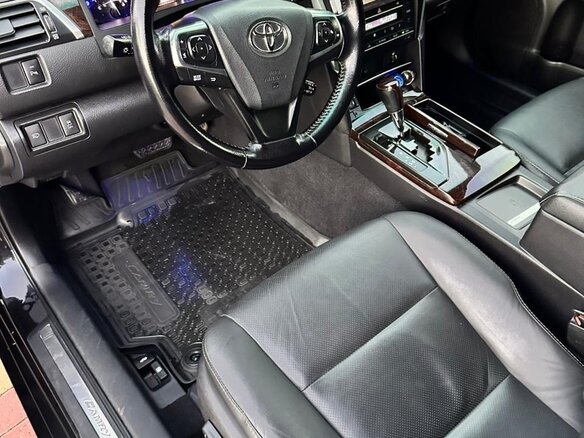 2015 Toyota Camry VII (XV50) Рестайлинг, чёрный, 2130000 рублей - вид 11