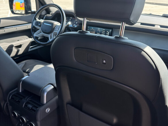 2021 Land Rover Defender 110 II, чёрный, 6300000 рублей - вид 34
