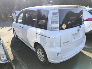 2013 Toyota Sienta I Рестайлинг 2, белый, 935000 рублей, вид 4
