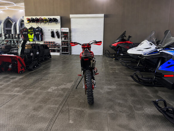 2026 BRZ X5, красный, 243000 рублей - вид 3