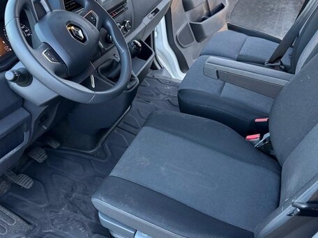 2023 Renault Master, белый, 4500000 рублей, вид 3